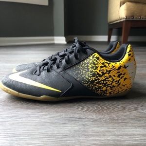 Nike Men's Indoor/Turf Soccer Shoes size 7.5